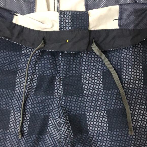 Tommy Bahama Plaid Tech Flat Front Board Style Shorts 38 EUC - Picture 9 of 9